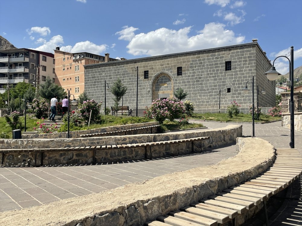 Hakkari'deki tarihi medrese "müze" olarak turizme hizmet ediyor