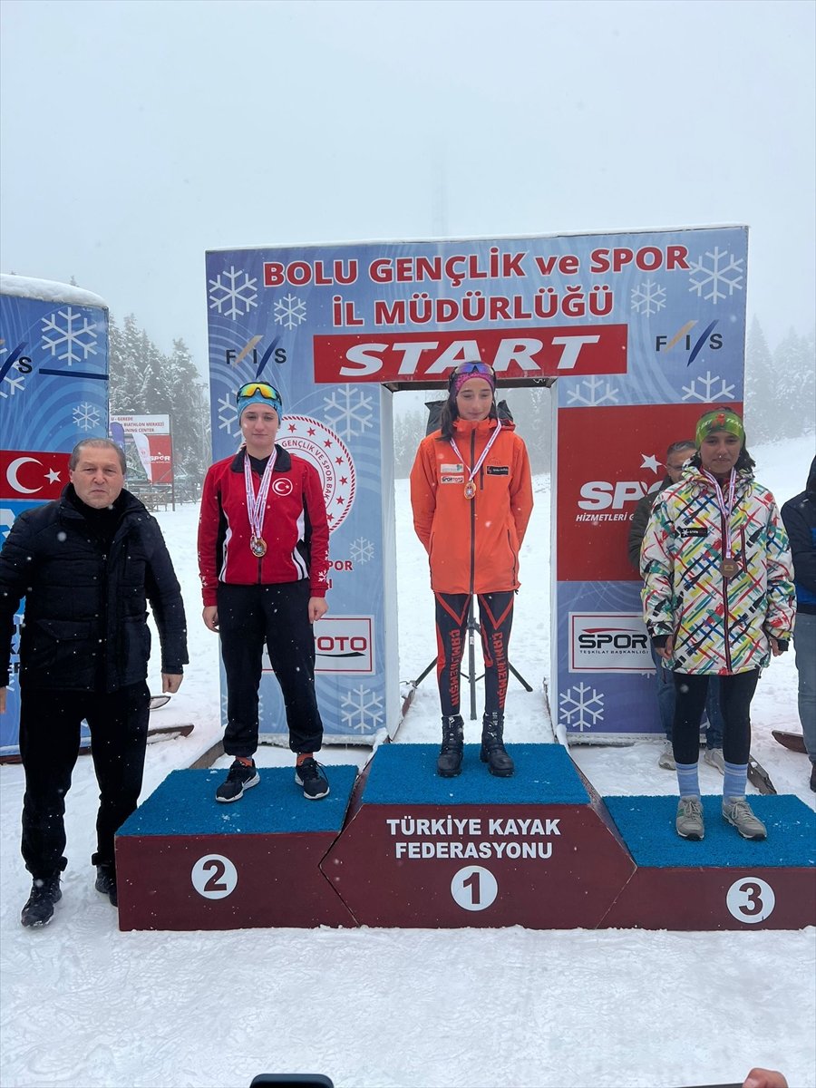 Yüksekova kayaklı koşu takımı Türkiye şampiyonu oldu
