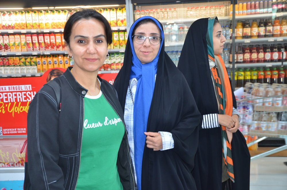 İranlı turizmciler Hakkari ziyaretlerinin ikinci gününde Yüksekova'yı gezdi