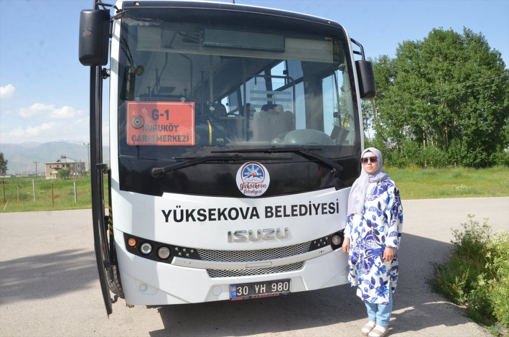 Yüksekova'nın ilk kadın otobüs şoförü seferlere başladı