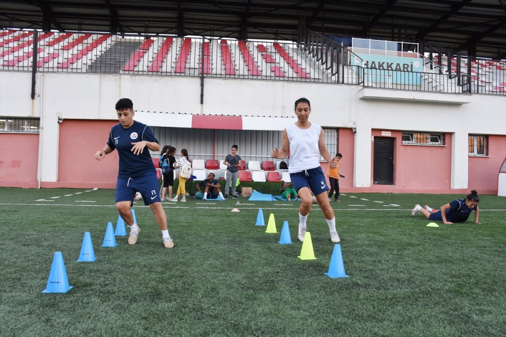 Hakkarigücü Kadın Futbol Takımı, yeni transferleriyle güçleniyor