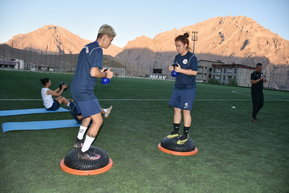 Hakkarigücü Kadın Futbol Takımı, yeni transferleriyle güçleniyor