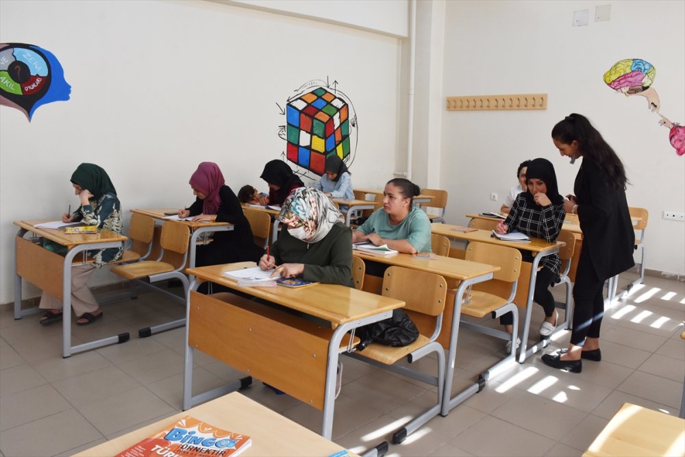 Hakkari'de geçen yıl 755 kişi okuma yazma öğrendi