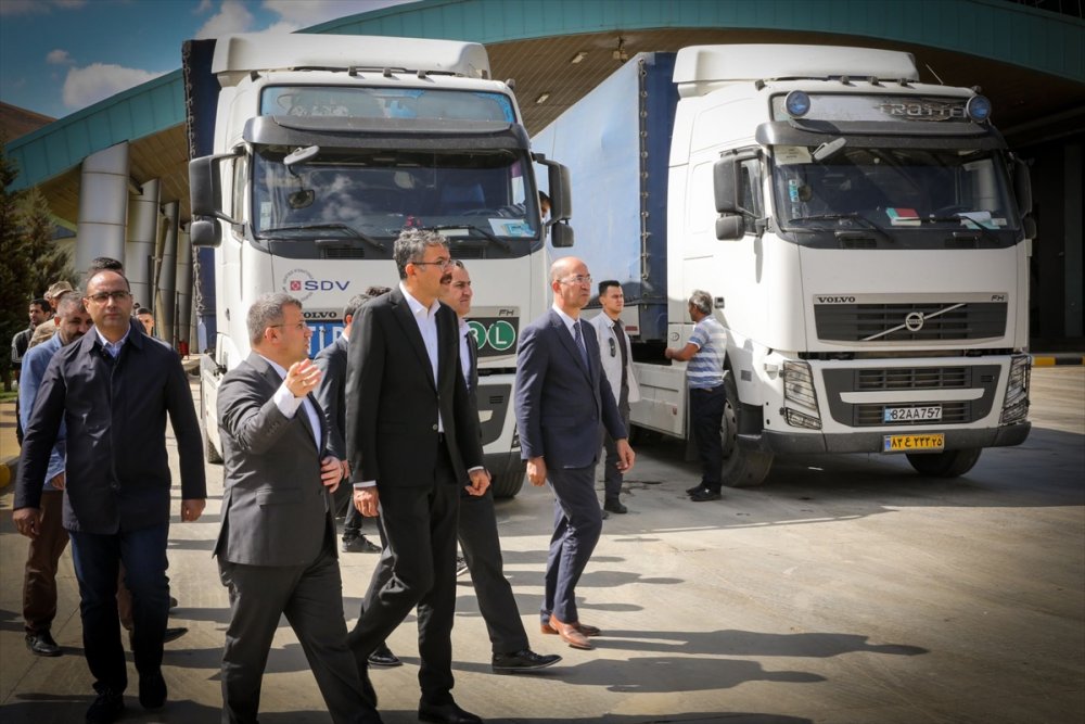 Vali Çelik, kendisine sosyal medyadan ulaşan kas hastası kardeşleri ziyaret etti