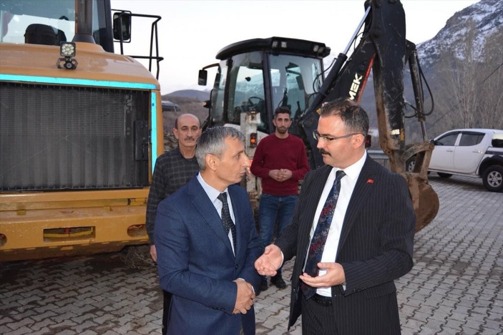 Şemdinli Kaymakamı Ateş, kurumları ziyaret etti