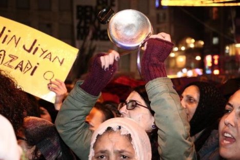 Beyoğlu'nda kadın eylemi