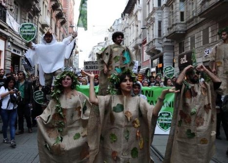 İstiklal Caddesi'nde 3. Havalimanı Protestosu