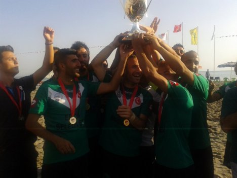 Plaj Futbolu Şampiyonu Erciş Belediye Spor Oldu
