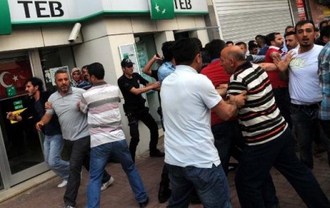 Tokat'ta, Lice Protestocularına Linç Girişimi