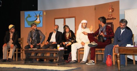 Van’da Kürtçe Tiyatro Gösterimi