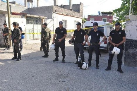 'Yol Geçme Kavgası' 3'ü Polis 14 Yaralı